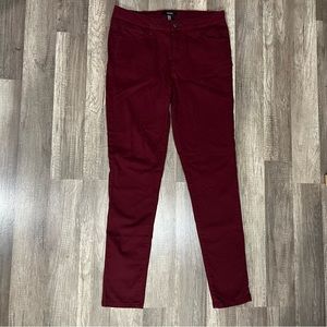 Forever 21 Women’s Pants. Wine Color. Size 29. (Like new) 👍